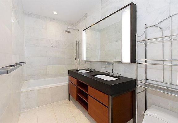 3rd image of 75 Wall St APT 30K