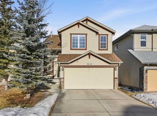 227 S Panamount Cir NW, Calgary, AB T3K 0G9