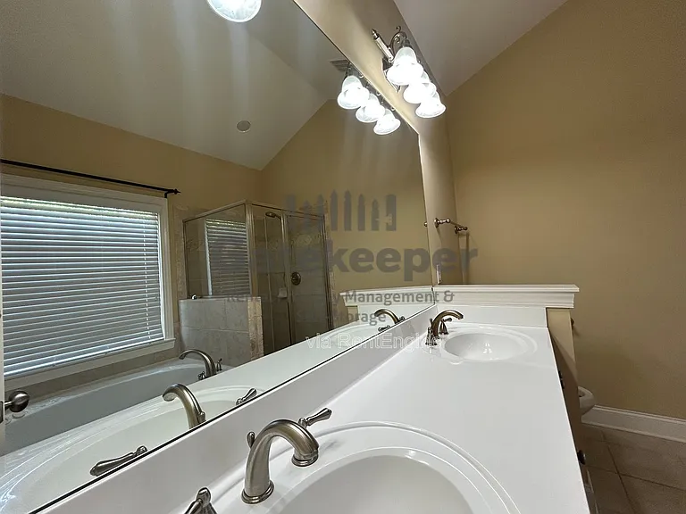 106 Lexington Vlg — Photo 10