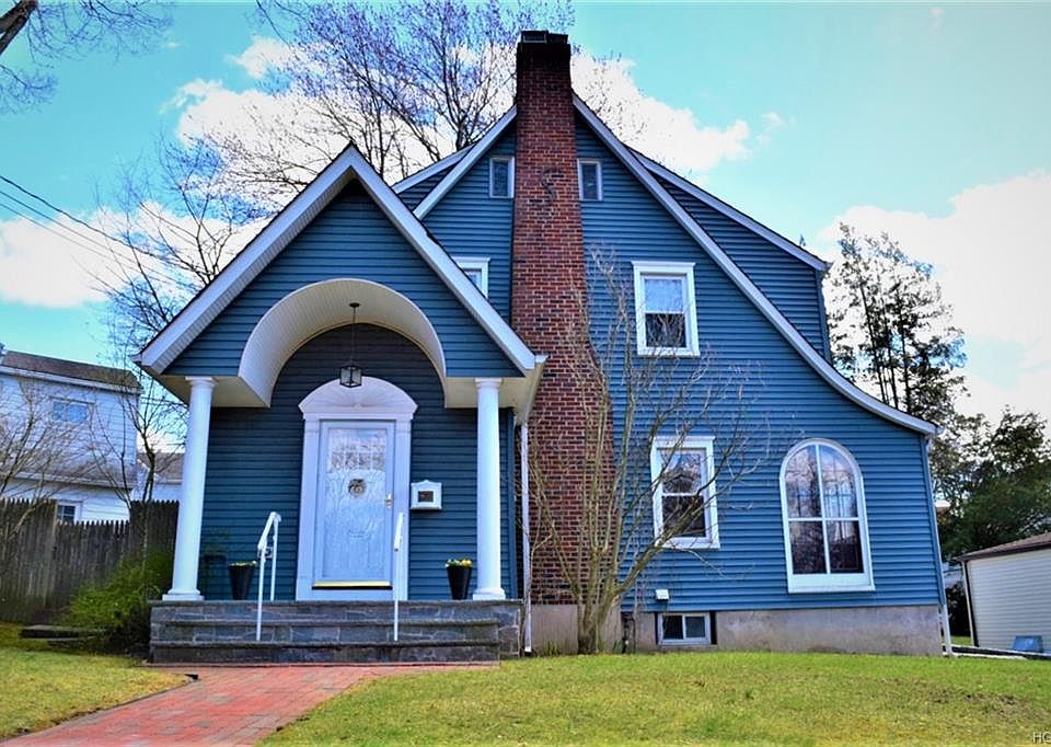 1st image of 30 Park Cir