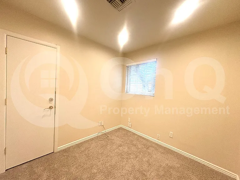3421 E Camelback Rd — Photo 17