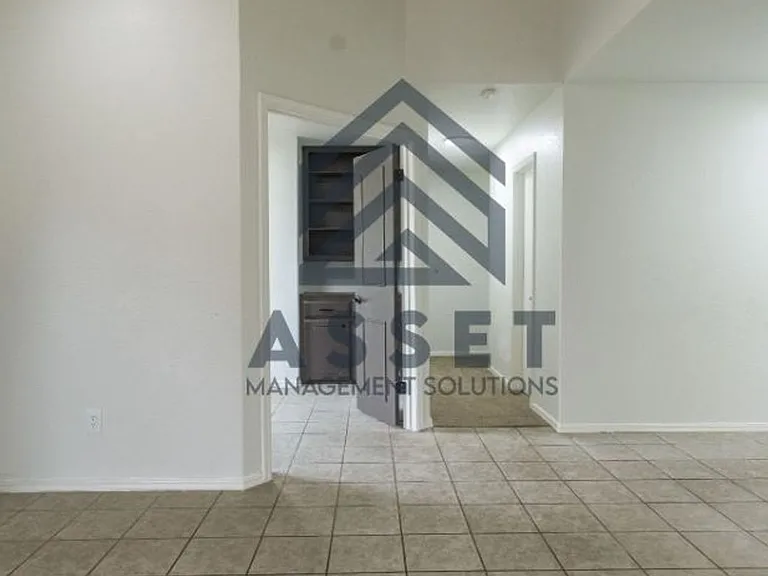 1605 Blessing Ct — Photo 11