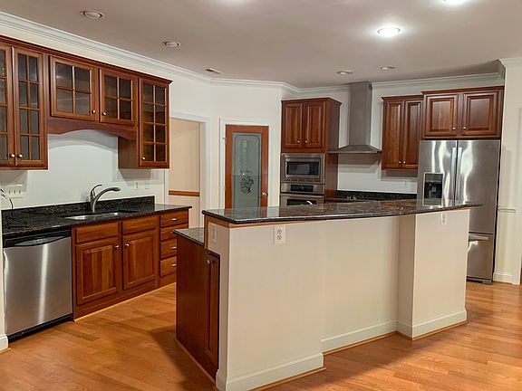 3rd image of 12699 Mill Creek Dr