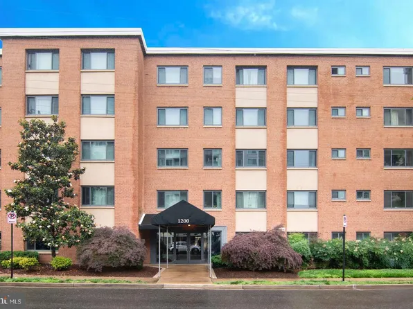 1200 S Arlington Ridge Rd APT 205, Arlington, VA 22202