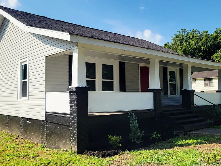 318 E Sumter St — Photo 2