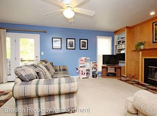 1222 Raintree Dr, Charlottesville, VA 22901