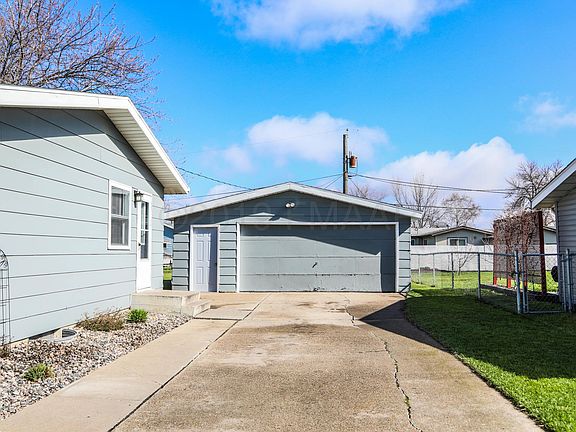 3rd image of 620 4th Ave E
