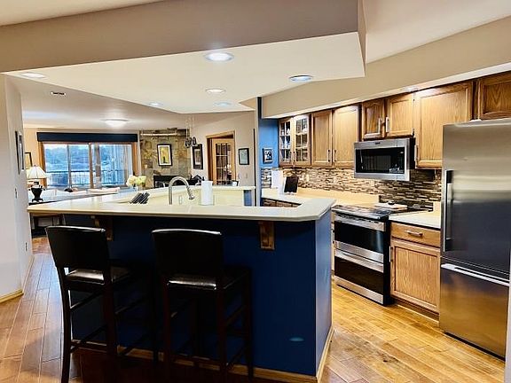 2nd image of 5379 Mariners Cove Dr Unit 504