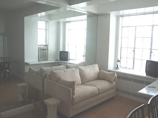 Rented by City Connections Realty | media 9