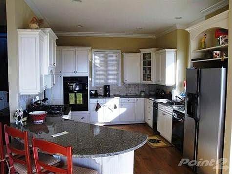 3110 Falcon Heights Kitchen