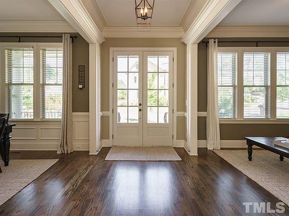 3rd image of 816 Magalloway Dr