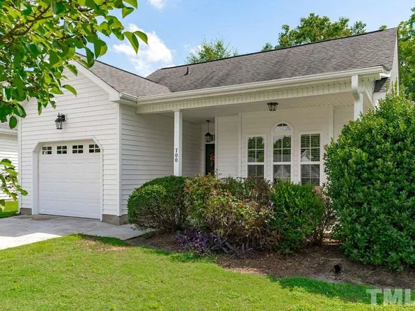 700 Barlang Cir, Fuquay Varina, NC 27526