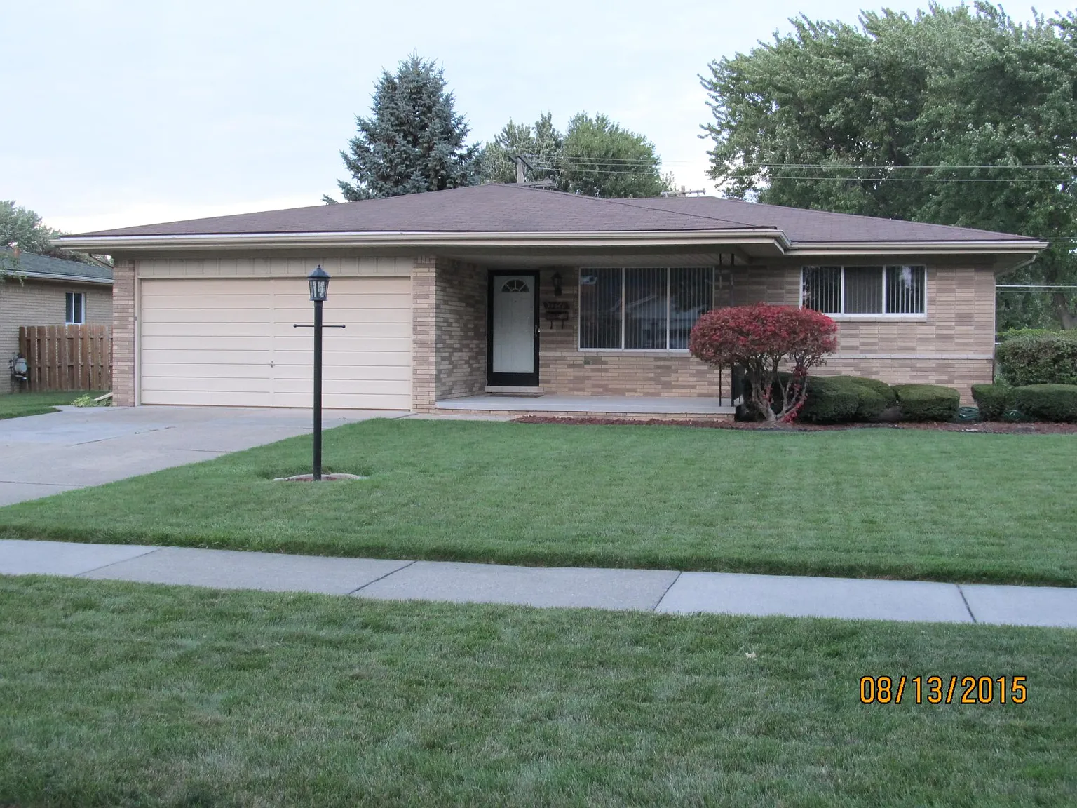 3 bed, 1571 sqft, $2,400 — Photo 1