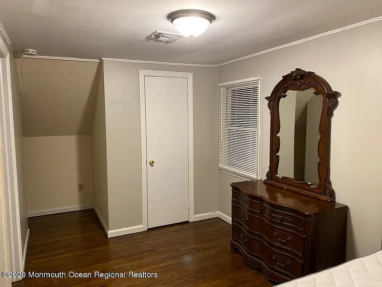 328 Jersey Ave — Photo 17