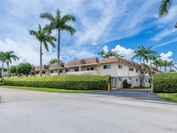 14500 SW 88th Ave APT 241, Palmetto Bay, FL 33176