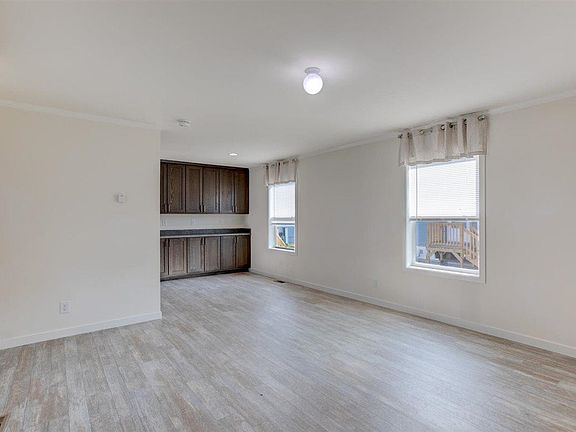 5th image of 3003 Wilson St #19