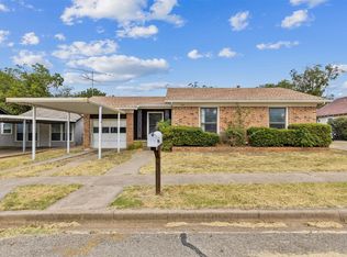 814 College St, Cleburne, TX 76033