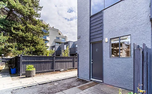 125 Croft St Photo 1