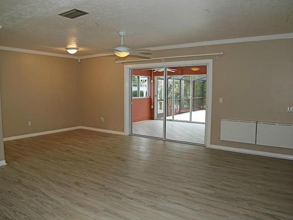 3rd image of 4101 N Meredith Dr