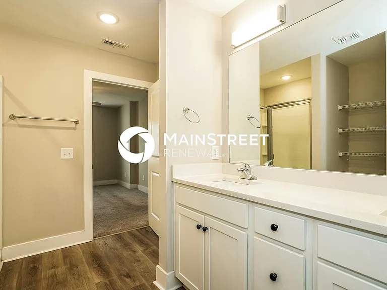 Main Bathroom