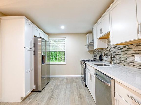 3rd image of 134 Crestwood Dr