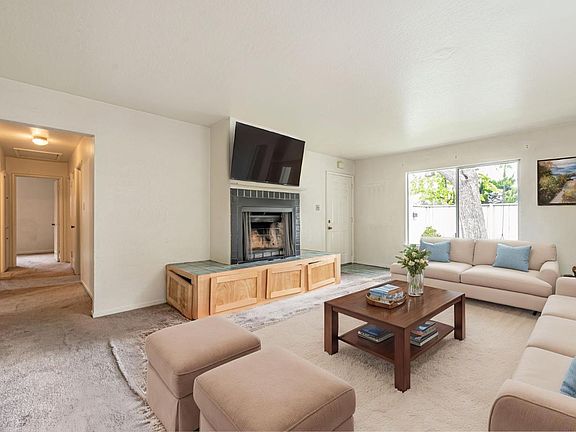 2nd image of 1684 Foxworthy Ave