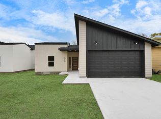 319 E Gulf St, Baytown, TX 77520