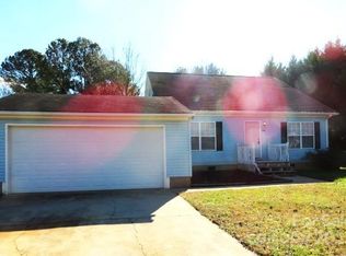 1543 Berkshire Dr, Newton, NC 28658