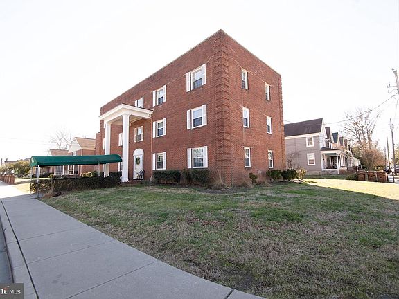 2nd image of 606 Water St APT 6