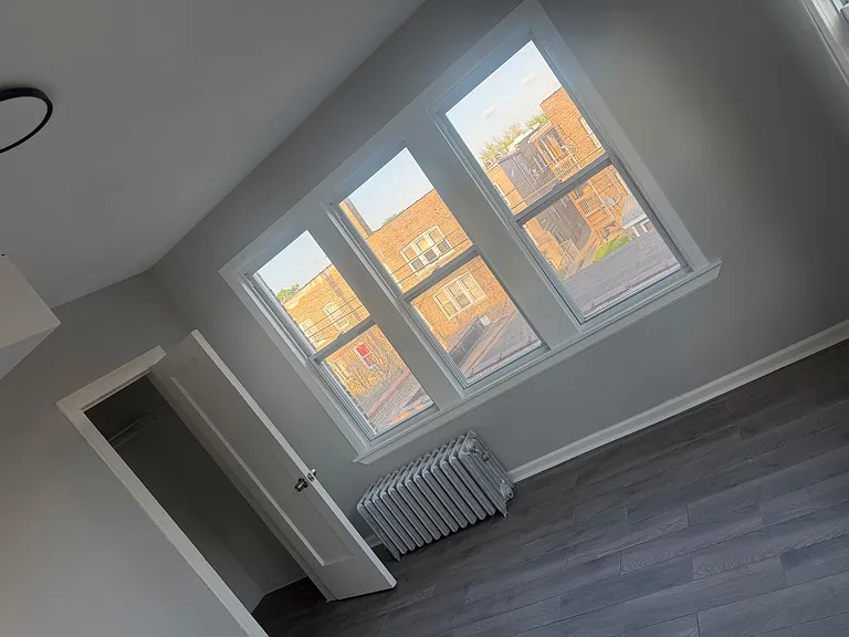 7353 S King Dr #2 — Photo 1