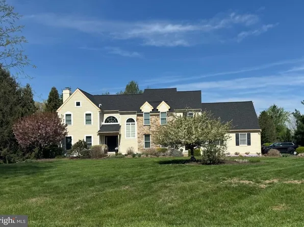 293 Hickory Dr, Kennett Square, PA 19348
