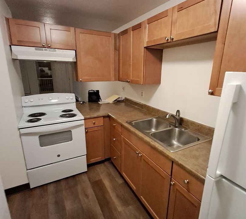 1st image of 507 10th Ave SE #143