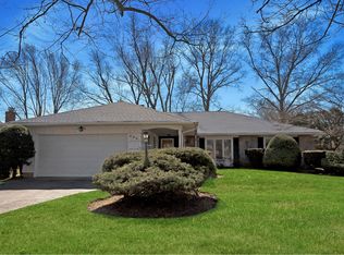 438 S Marginal Rd, Jericho, NY 11753