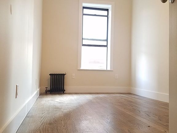 3rd image of 1200 Lexington Ave APT 3A