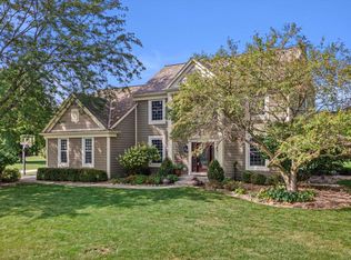 W144N10327 Raintree Dr, Germantown, WI 53022