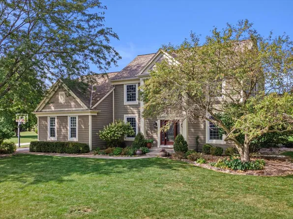 W144N10327 Raintree DRIVE, Germantown, WI 53022