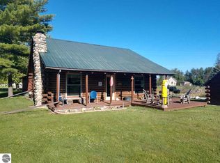 907 S Augres River Dr, Au Gres, MI 48703