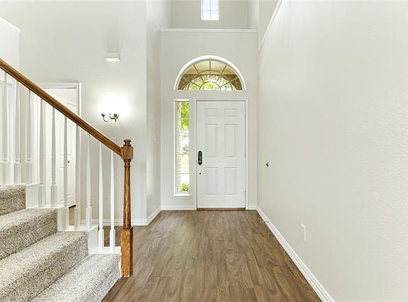 5th image of 2160 Garden Crest Dr