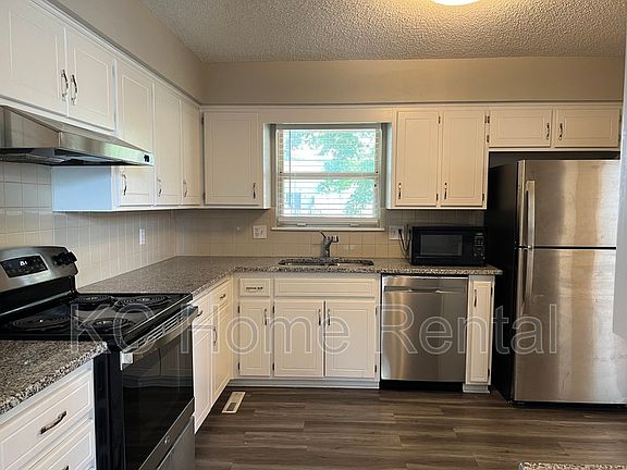 2nd image of 537 NE Summit Dr
