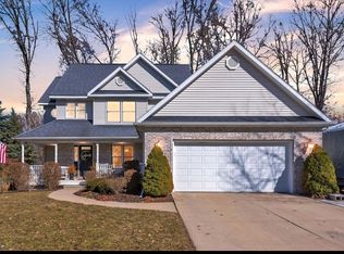2618 Little Hickory Dr, Lansing, MI 48911