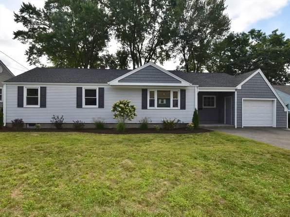 29 Kay St, Springfield, MA 01109