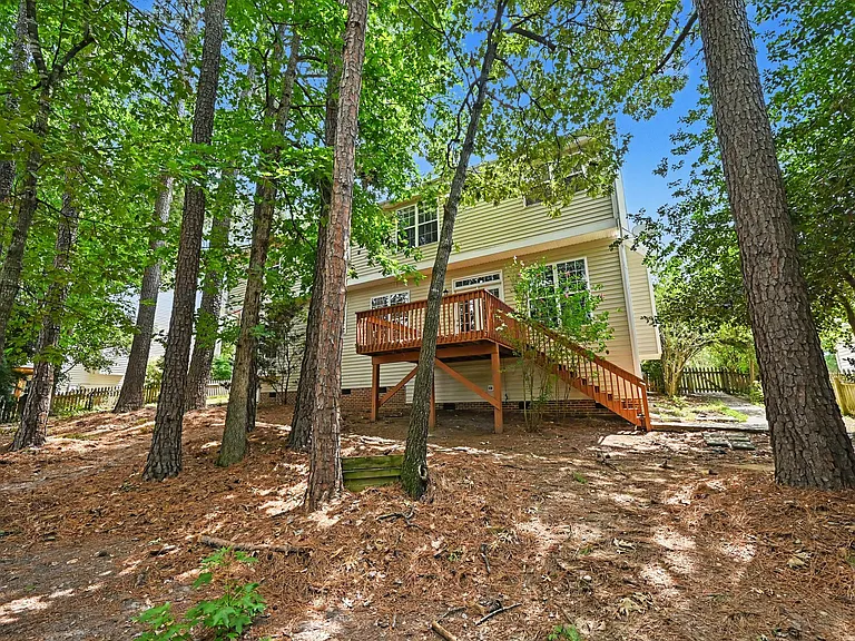 1203 Fairfax Woods Dr — Photo 26