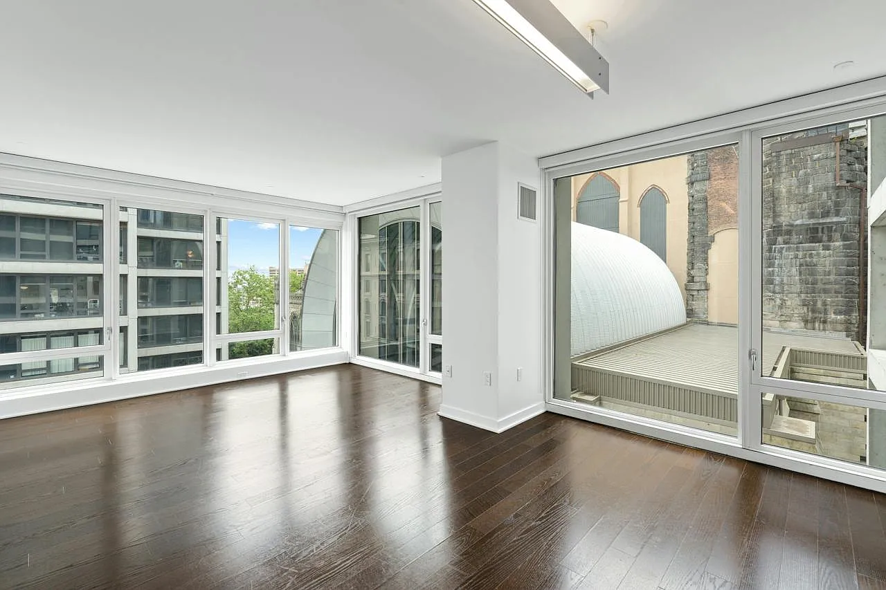 400 West 113th Street — Photo 2