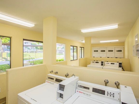 5th image of 2464 Hibiscus Ave APT 273