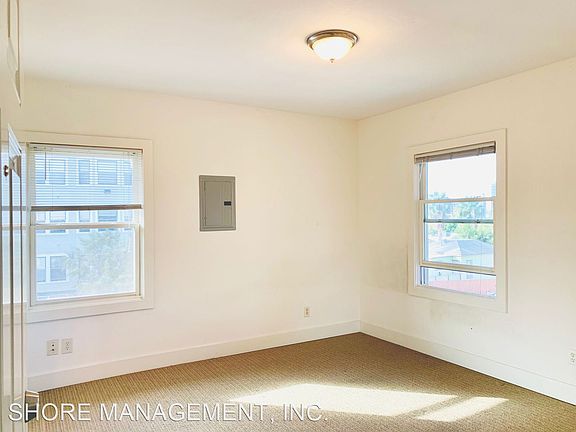 3rd image of 510 20th St APT 4