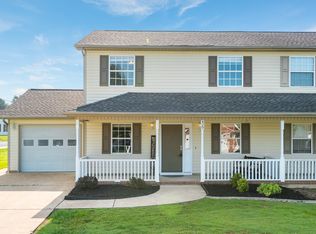 429 Flagstone Dr, Rossville, GA 30741