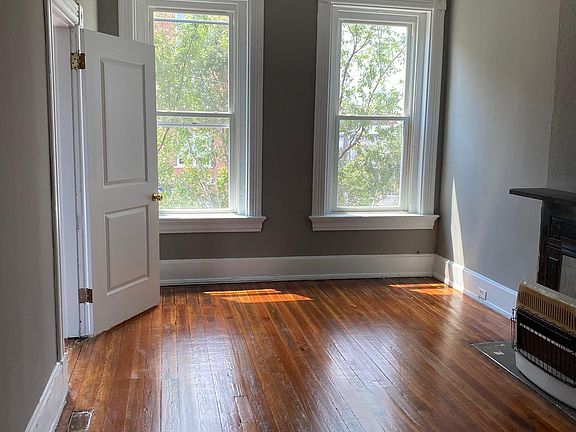 5th image of 2828 Vine St #6