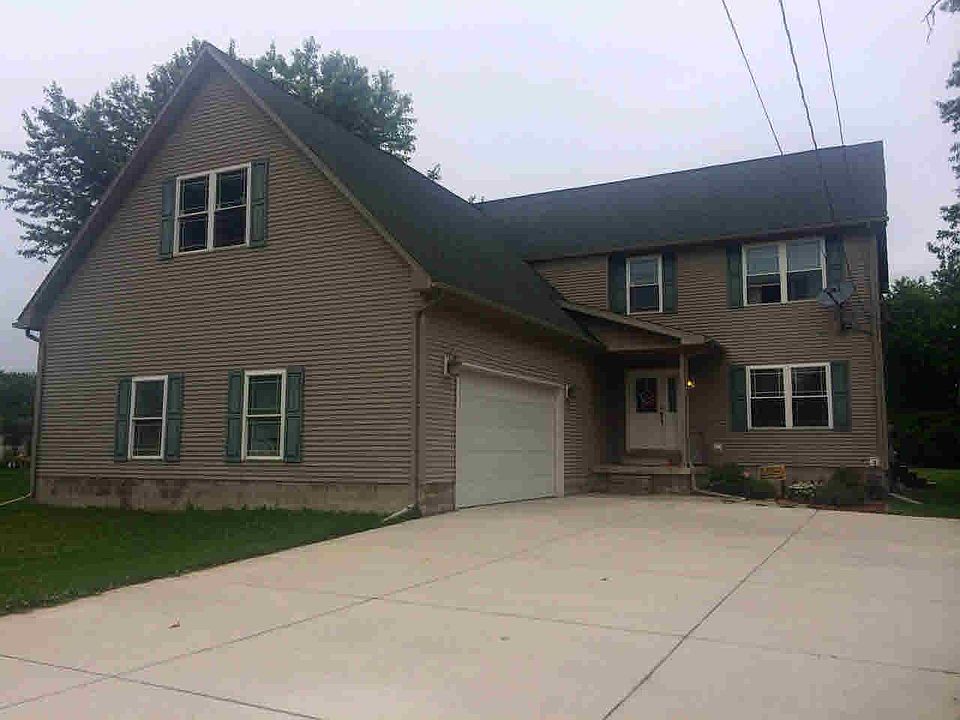 1st image of 3044 1st St