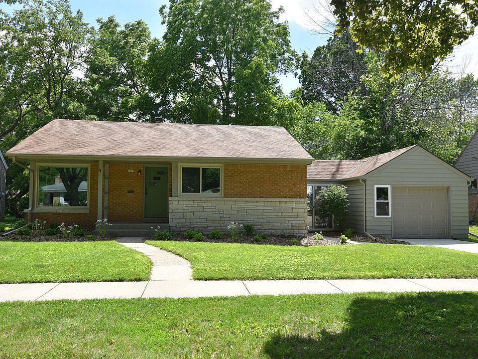 1st image of 2205 W Marne Ave