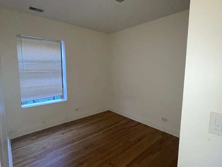4926 N Kedzie Ave #1S — Photo 1